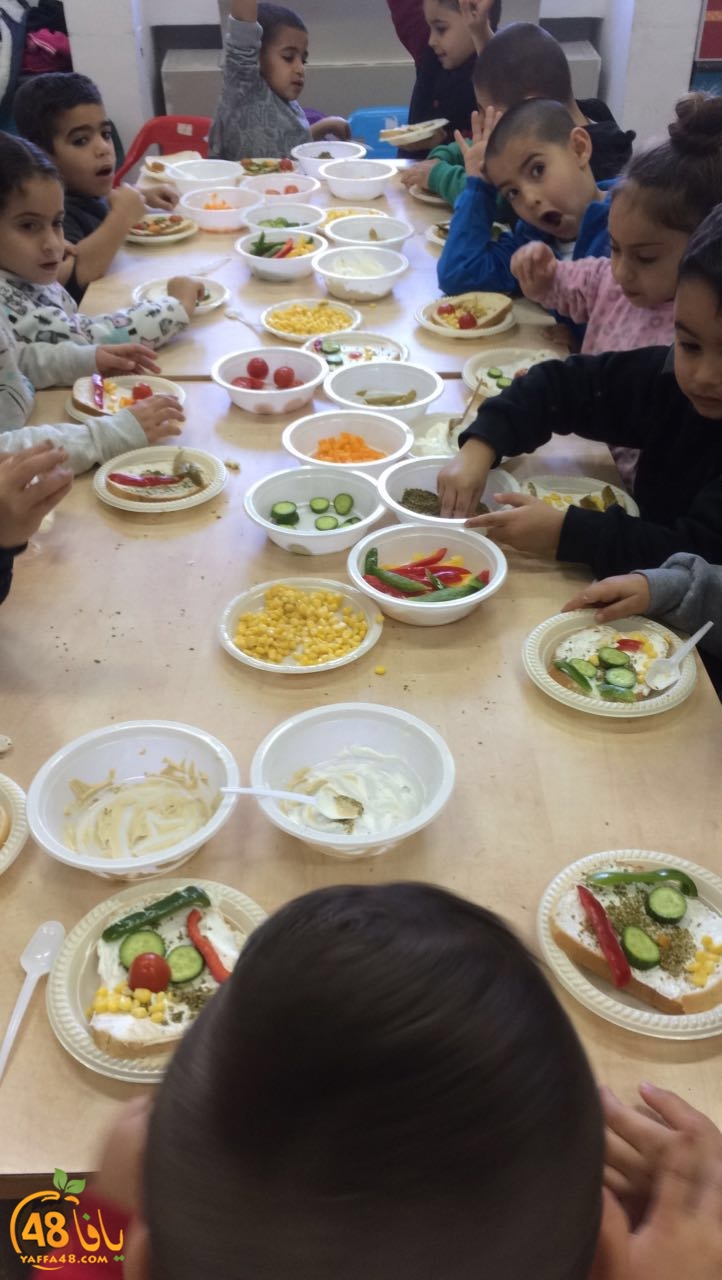 eating jamhriy yaffa (8).jpg